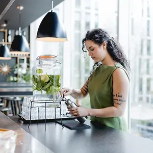 citizenm-london-shoreditch.cambridgehotelsuk.com/